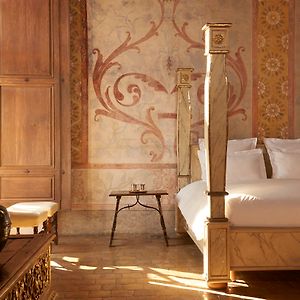 Superior Castle Suite